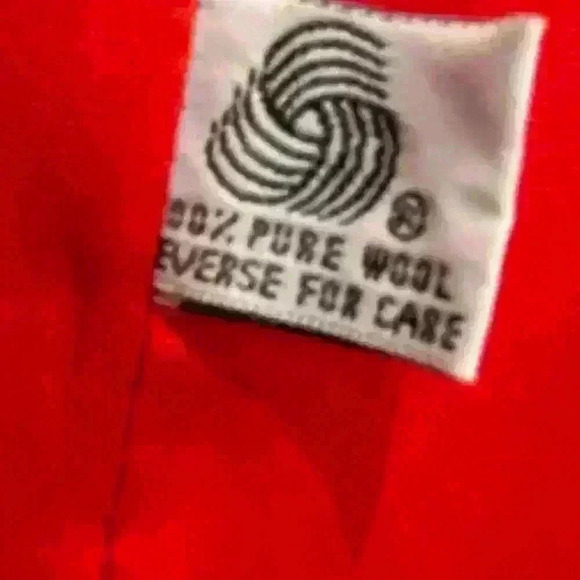 Dumas Vintage Women’s 6 button wool coat. Size medium. - Picture 3 of 5